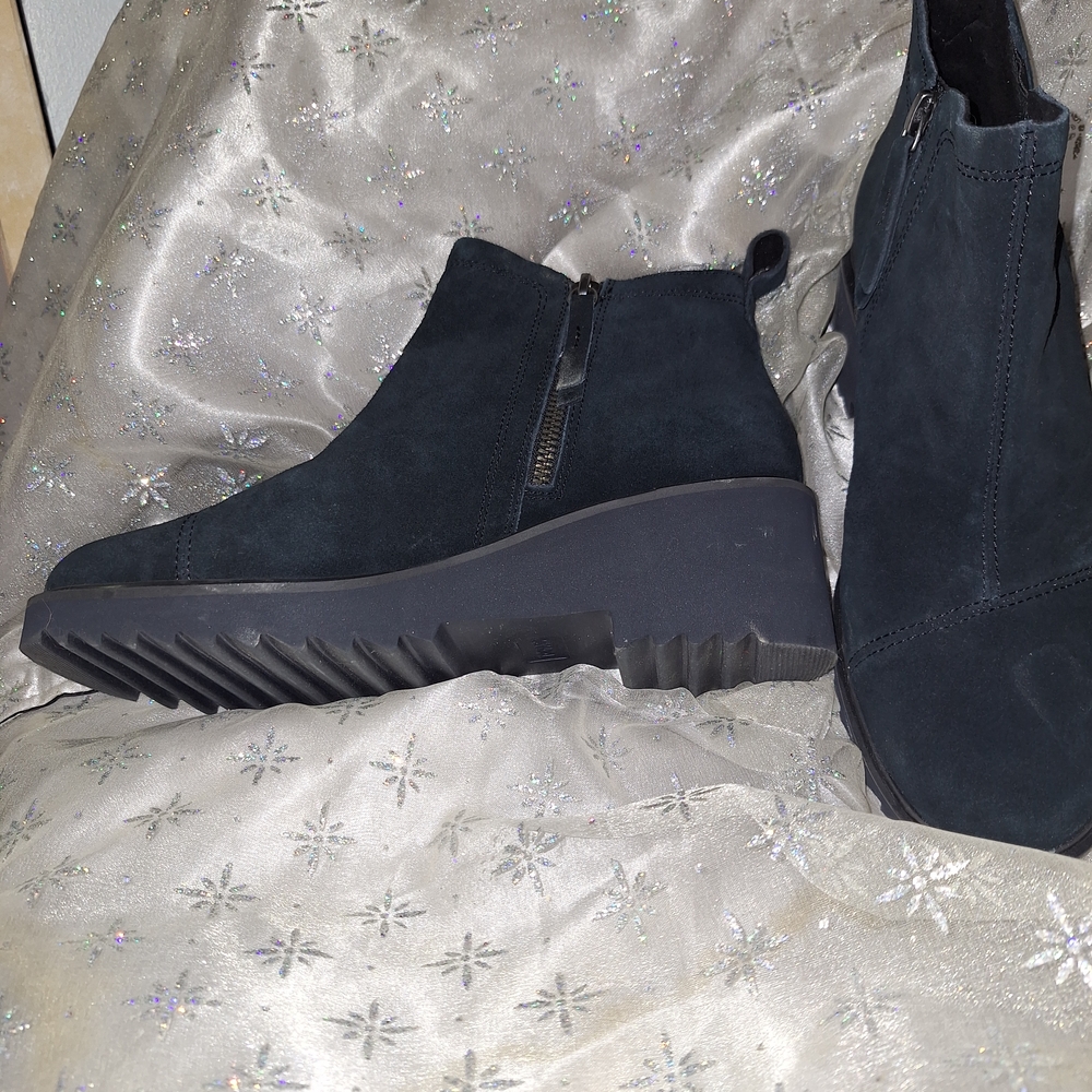 Toms Dark Suede Ankle Booties - Picture 5 of 16
